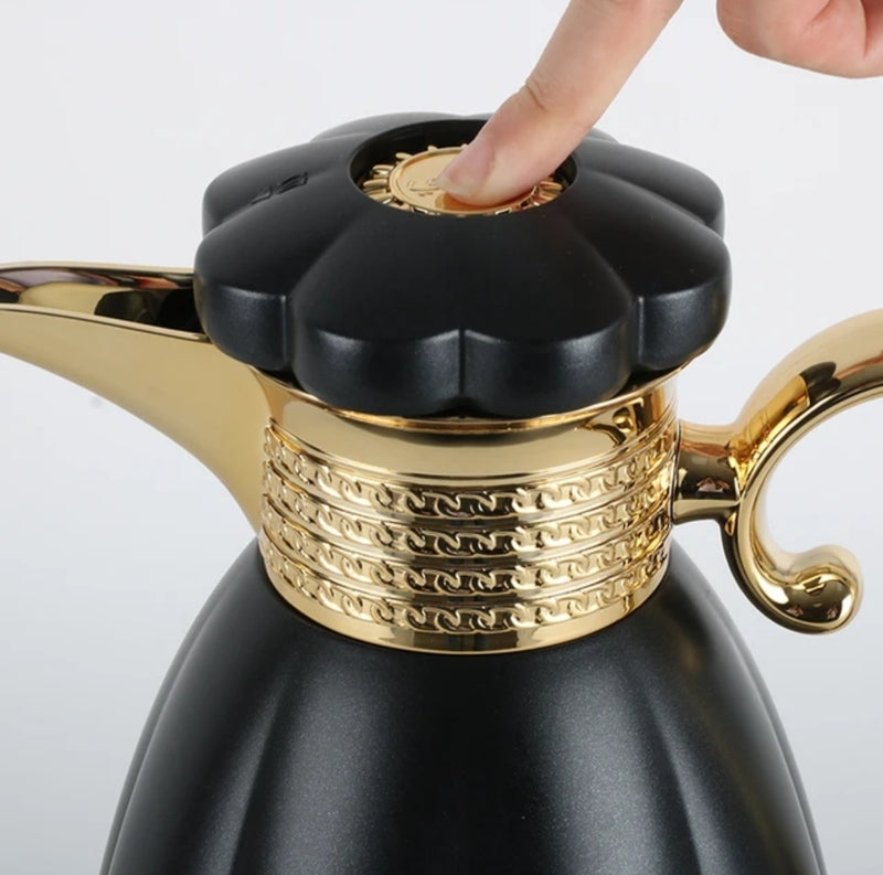 Termo 1 Litro Color Negro Con Dorado
